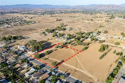 0 313-211-004, Perris, CA 92570 photo 5