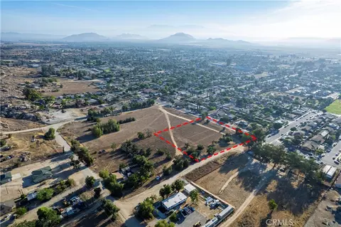 0 313-211-004, Perris, CA 92570 photo 9