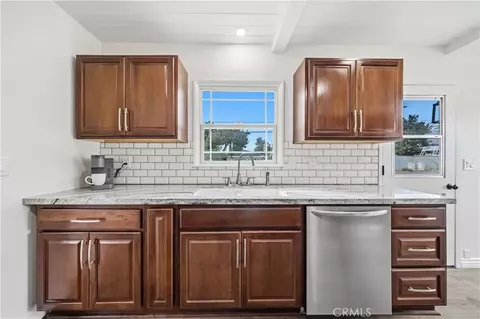 Kitchen - 804 Myrtle Ave, Glendora, CA 91741 photo 2 of 6