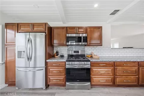 Kitchen - 804 Myrtle Ave, Glendora, CA 91741 photo 4 of 6