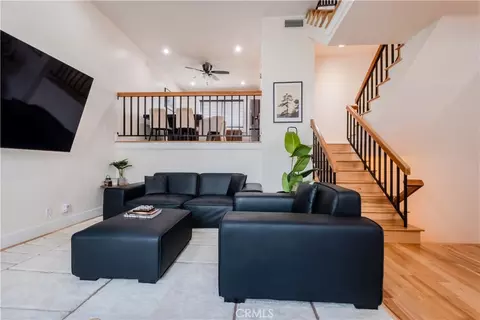 10911 Bluffside Dr #17, Studio City, CA 91604