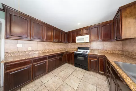 Kitchen - 1047 Calaveras Ave, Ontario, CA 91764 photo 2 of 2