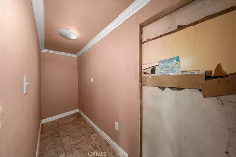 Entry Way - 1047 Calaveras Ave, Ontario, CA 91764 photo 2 of 3