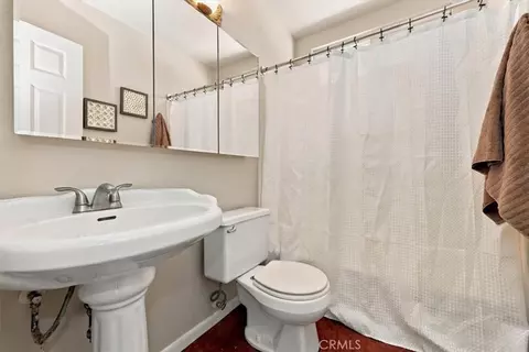 Bath - 11606 Mount Baldwin Ct, Rancho Cucamonga, CA 91737 photo 2 of 4