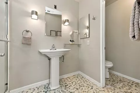 Bath - 11606 Mount Baldwin Ct, Rancho Cucamonga, CA 91737 photo 3 of 4