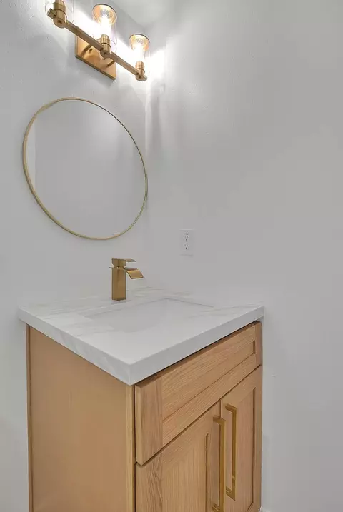 Bath - 4472 Forest St, Riverside, CA 92507 photo 3 of 5