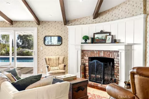 Living - 420 E 25th St, Upland, CA 91784 photo 1 of 4