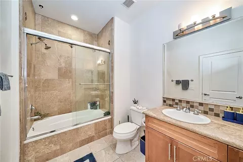 Bath - 931 E Walnut #607, Pasadena, CA 91106 photo 2 of 2