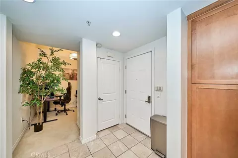 Entry Way - 931 E Walnut #607, Pasadena, CA 91106 photo 3 of 5