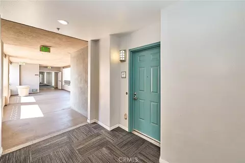 Entry Way - 931 E Walnut #607, Pasadena, CA 91106 photo 2 of 5
