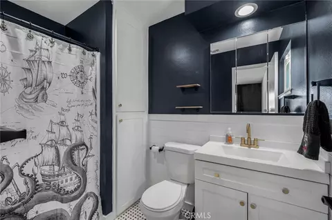Bath - 1364 Pinedale Ave, Bloomington, CA 92316 photo 2 of 2