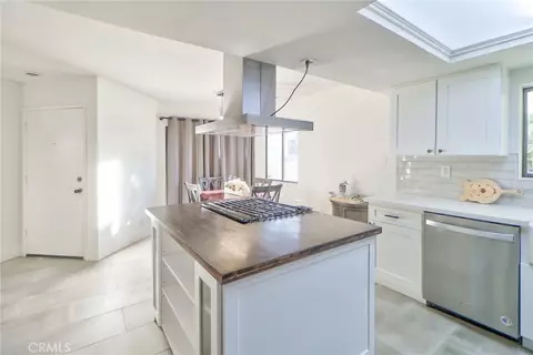 Kitchen - 652 Park Shadow Ct, Baldwin Park, CA 91706 photo 3 of 9
