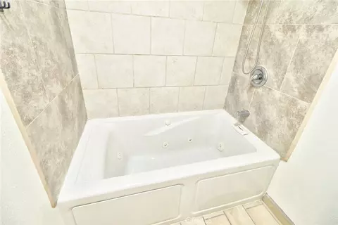 Bath - 652 Park Shadow Ct, Baldwin Park, CA 91706 photo 2 of 11