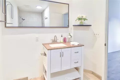 Bath - 652 Park Shadow Ct, Baldwin Park, CA 91706 photo 1 of 11