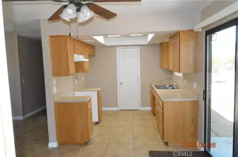 Entry Way - 34934 H, Barstow, CA 92311 photo 1 of 3