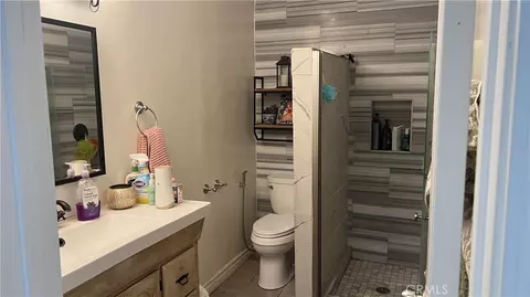 Bath - 1524 E Glendale, Orange, CA 92865 photo 2 of 2