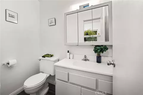 Bath - 30993 Palo Alto Dr, Redlands, CA 92373 photo 3 of 5