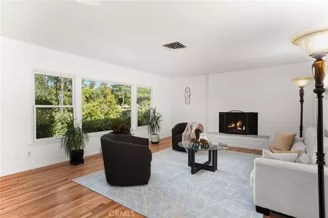 Living - 30993 Palo Alto Dr, Redlands, CA 92373 photo 2 of 3