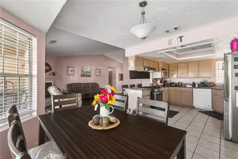 Dining - 14926 Rivers Edge Rd, Helendale, CA 92342 photo 2 of 2