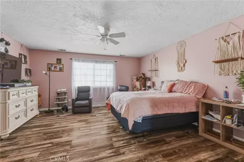 Bedroom - 14926 Rivers Edge Rd, Helendale, CA 92342 photo 3 of 4