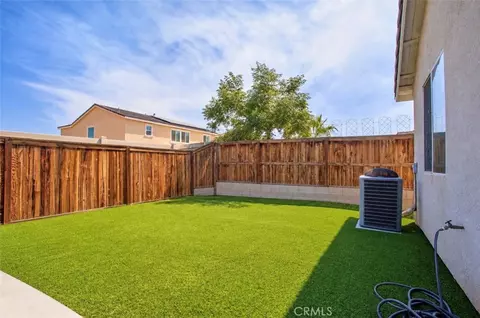 Exterior - 10645 Palomino Ave, Hesperia, CA 92345 photo 4 of 5