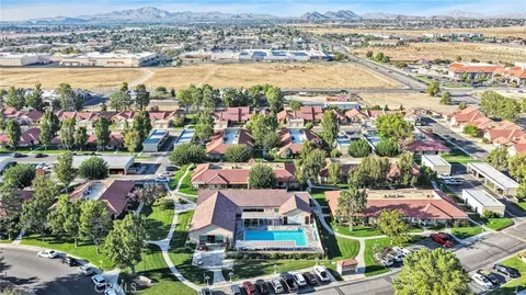 View/Area - 19237 Elm Dr, Apple Valley, CA 92308 photo 5 of 7