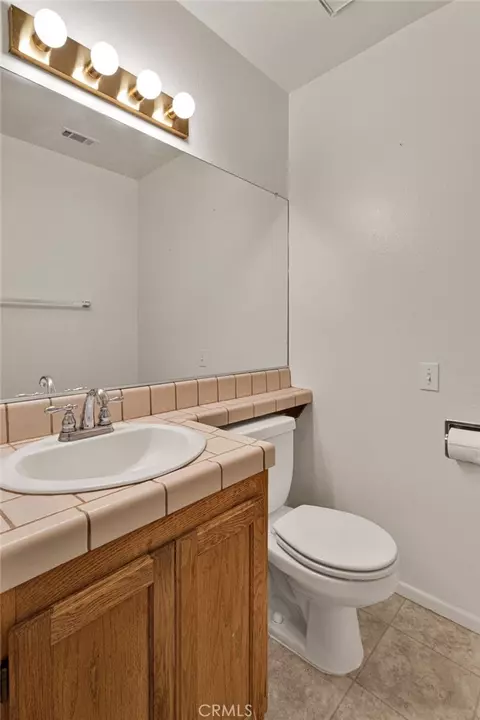 Bath - 19237 Elm Dr, Apple Valley, CA 92308 photo 4 of 4