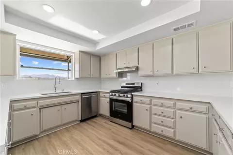 Kitchen - 16849 Mission, Hesperia, CA 92345 photo 1 of 5