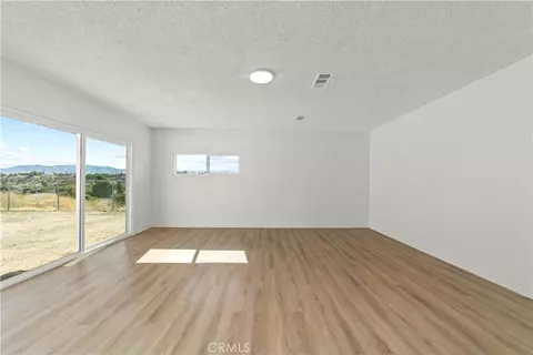 Living - 16849 Mission, Hesperia, CA 92345 photo 7 of 7