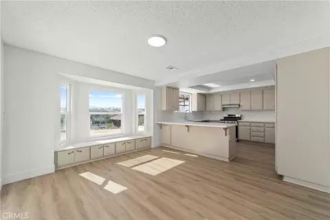 Living - 16849 Mission, Hesperia, CA 92345 photo 6 of 7