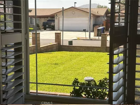 16034 Hawthorne, Fontana, CA 92335 photo 6