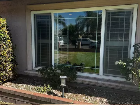 16034 Hawthorne, Fontana, CA 92335 photo 4