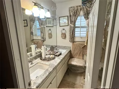 16034 Hawthorne, Fontana, CA 92335 photo 5