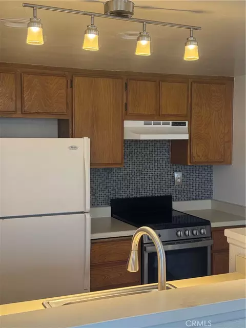 Kitchen - 3633 Country Oaks Loop #D, Ontario, CA 91761 photo 2 of 3
