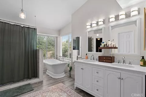 Bath - 28800 Bristol, Highland, CA 92346 photo 1 of 4