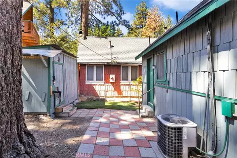 Exterior - 1038 Robin Ln, Wrightwood, CA 92397 photo 5 of 8