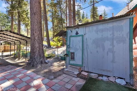 Exterior - 1038 Robin Ln, Wrightwood, CA 92397 photo 8 of 8