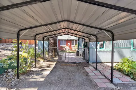 Exterior - 1038 Robin Ln, Wrightwood, CA 92397 photo 3 of 8