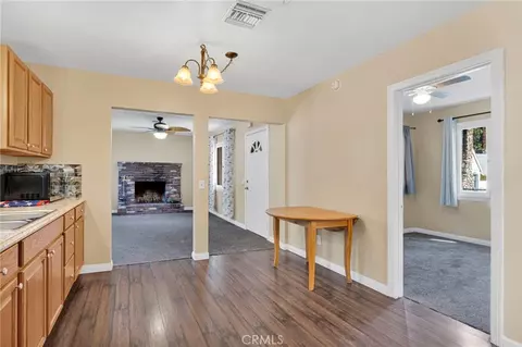 Entry Way - 1038 Robin Ln, Wrightwood, CA 92397 photo 3 of 5