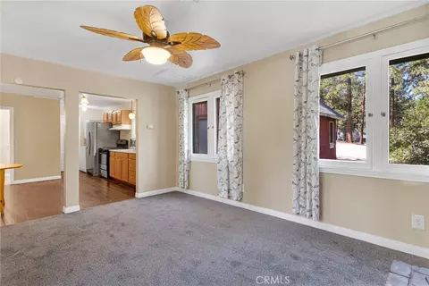 Living - 1038 Robin Ln, Wrightwood, CA 92397 photo 5 of 5