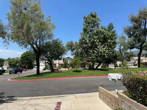 2280 Ash, Upland, CA 91784 photo 4