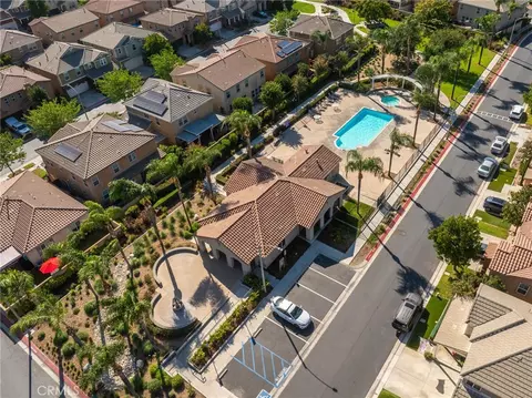View/Area - 4588 Vincent Way, Riverside, CA 92501 photo 6 of 7