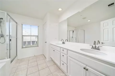 Bath - 4588 Vincent Way, Riverside, CA 92501 photo 2 of 4