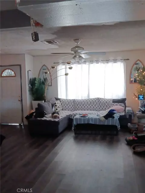 260 W Wright, Hemet, CA 92543 photo 2