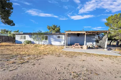 Exterior - 17047 Eucalyptus St, Hesperia, CA 92345 photo 6 of 9