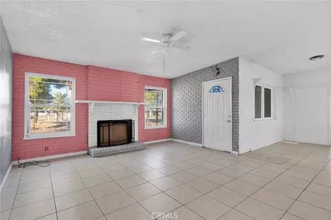 Living - 17047 Eucalyptus St, Hesperia, CA 92345 photo 3 of 5