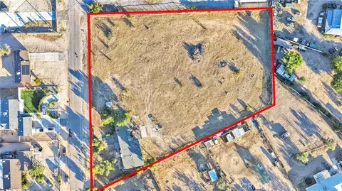 View/Area - 17047 Eucalyptus St, Hesperia, CA 92345 photo 1 of 8