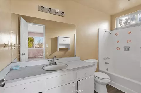 Bath - 17047 Eucalyptus St, Hesperia, CA 92345 photo 2 of 3