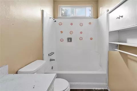 Bath - 17047 Eucalyptus St, Hesperia, CA 92345 photo 3 of 3