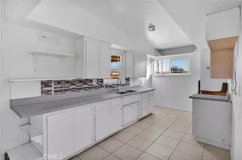 Kitchen - 17047 Eucalyptus St, Hesperia, CA 92345 photo 1 of 3